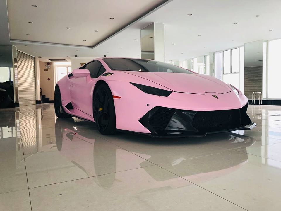 chi tiet bo ao hong ca tinh tren lamborghini huracan cua dai gia bac lieu