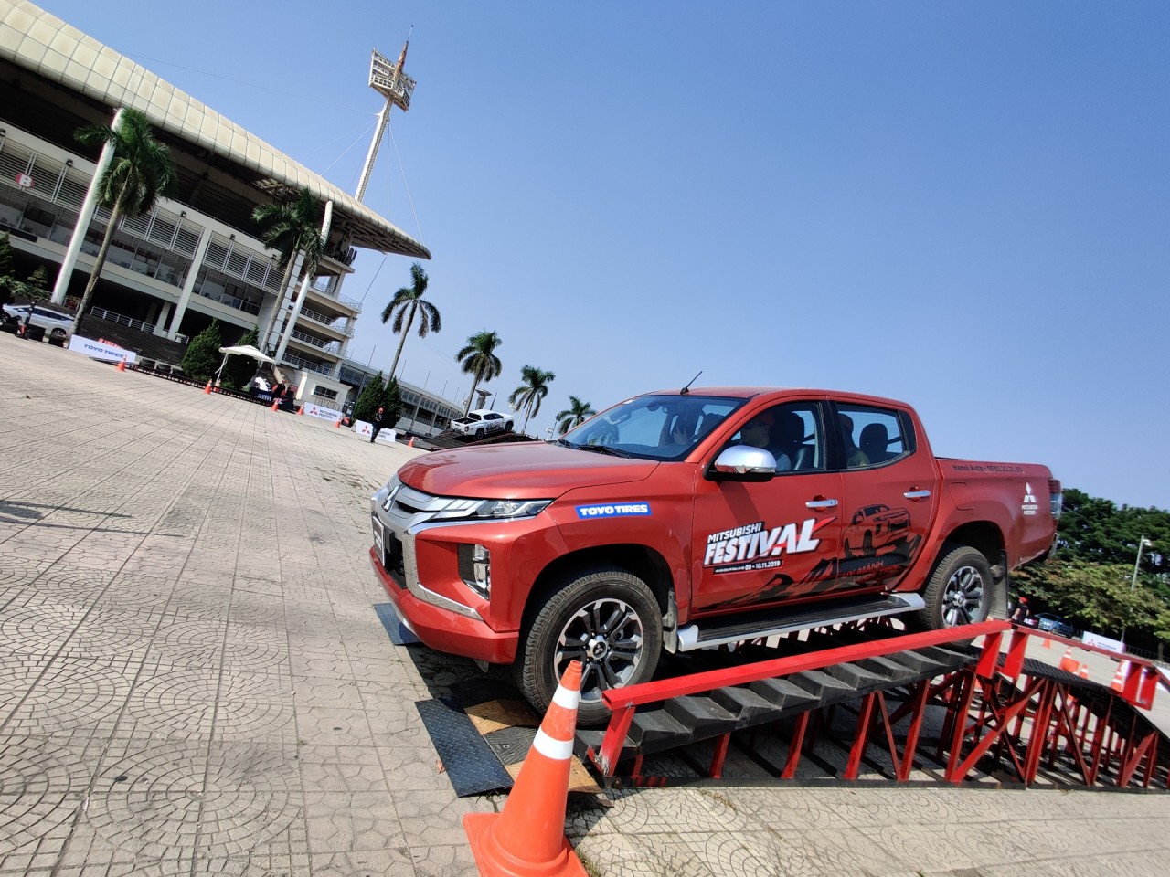 Mitsubishi Triton 2020: An toàn nhất phân khúc, giá cao nhất 865 triệu mitsubishi triton 2020 an toan nhat phan khuc gia cao nhat 865 trieu