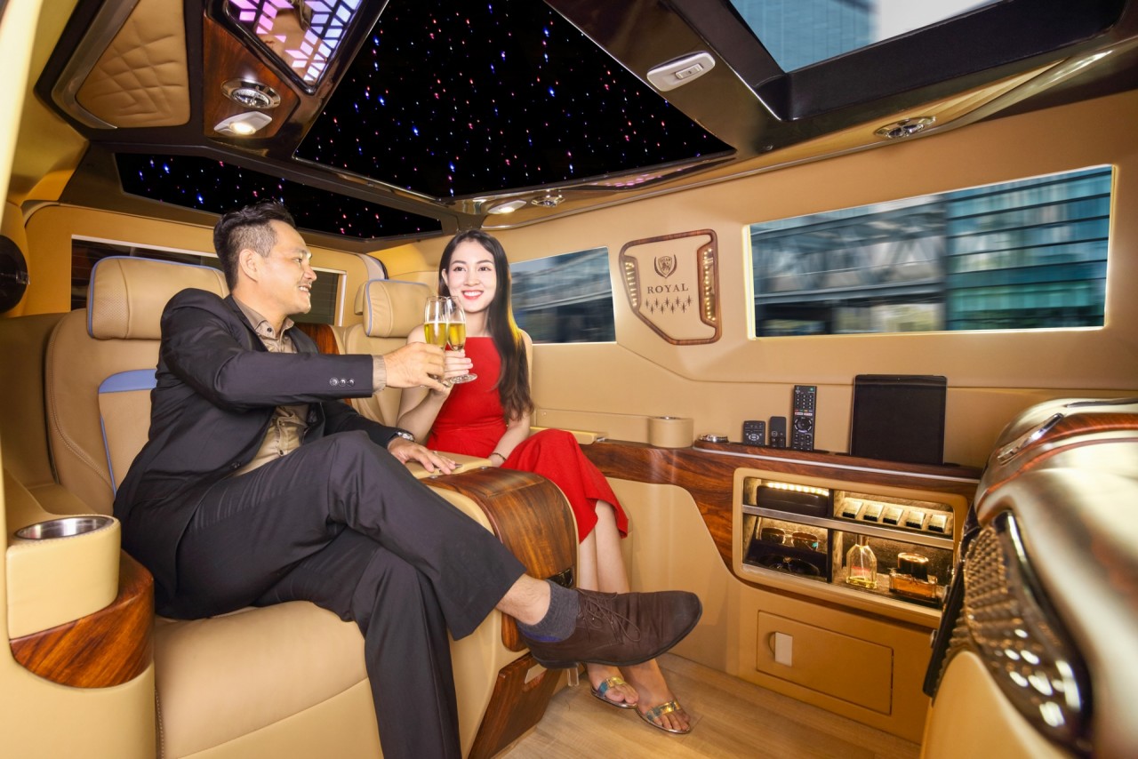 dcar royal lay cam hung tu rolls royce cullinan