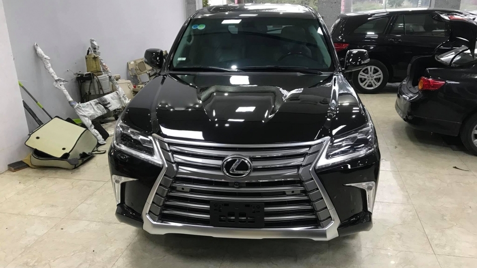 Lexus LX570 đời 2008 'phẫu thuật thẩm mỹ' thành 2018 của đại gia Nghệ An