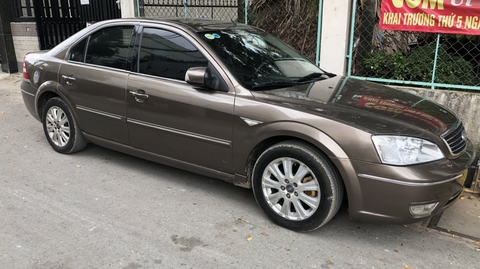 Ford Mondeo cũ giá dưới 200 triệu đồng: Xe 'sang' kinh tế để chơi Tết