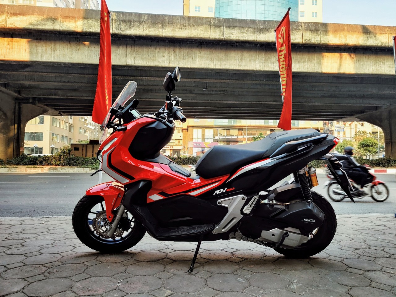 chi tiet xe ga dia hinh honda adv 150 tai viet nam