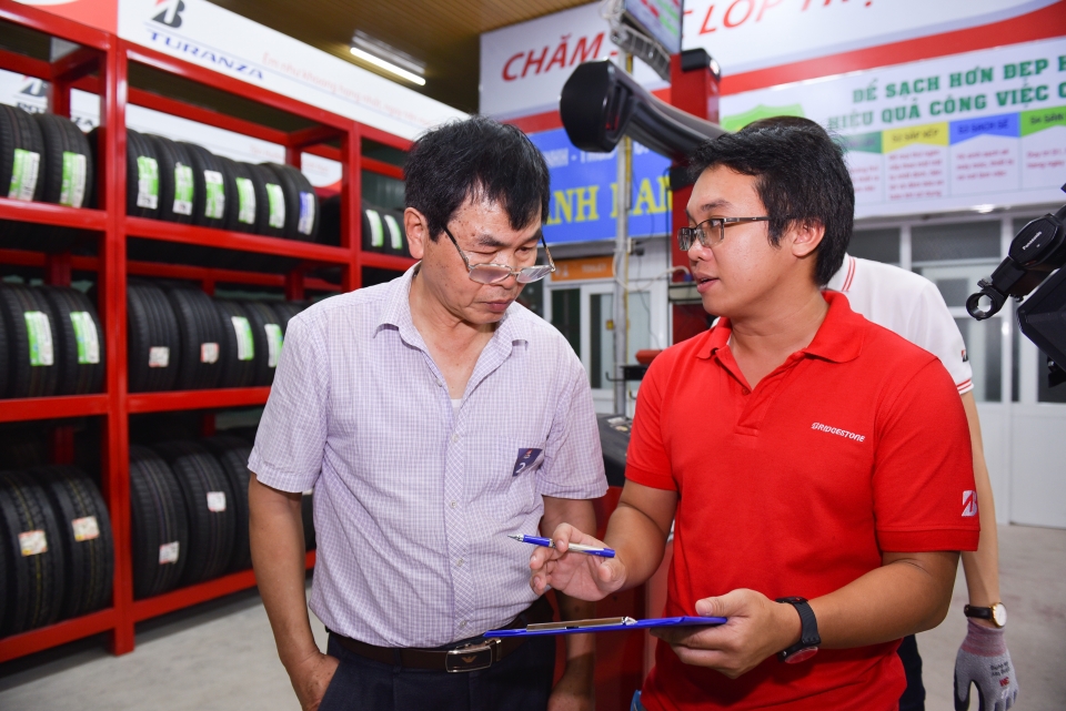 bridgestone lan banh an toan tro lai tai nam dinh