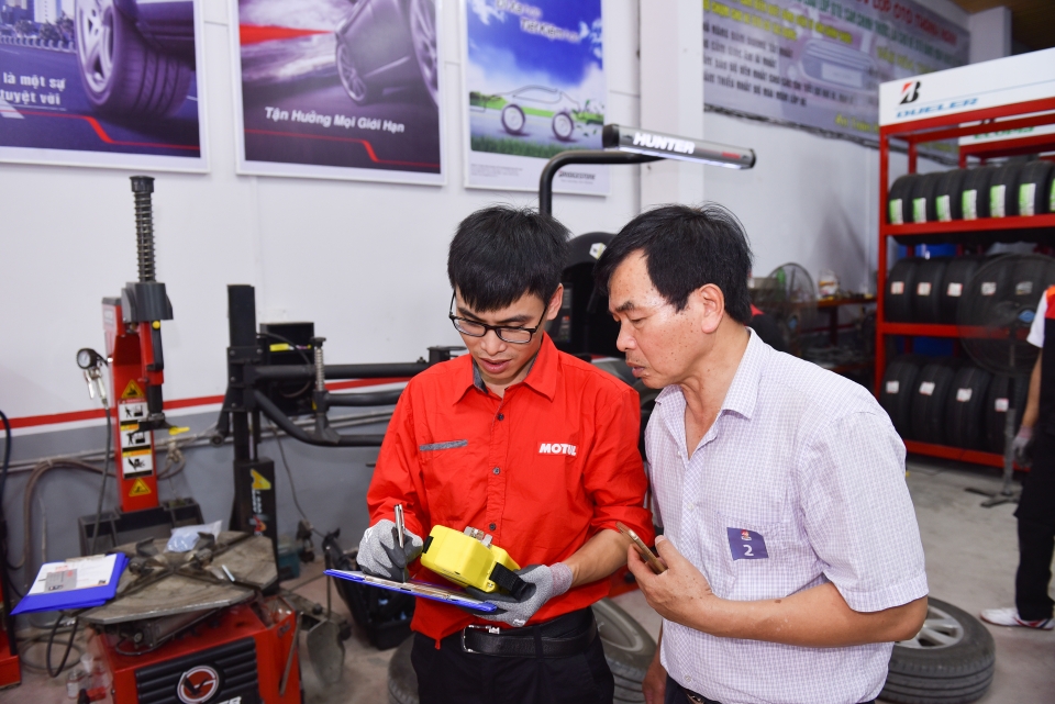bridgestone lan banh an toan tro lai tai nam dinh