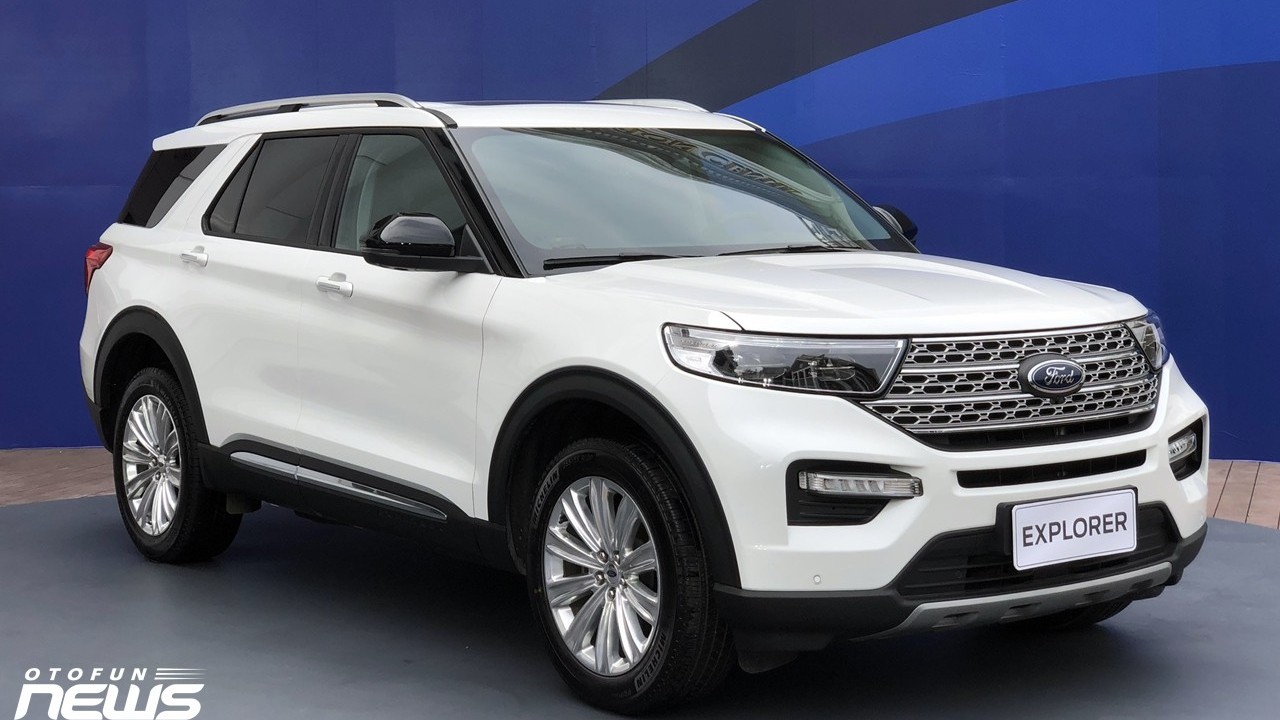 Cận cảnh Ford Explorer 2022 giá 2,366 tỷ tại Việt Nam