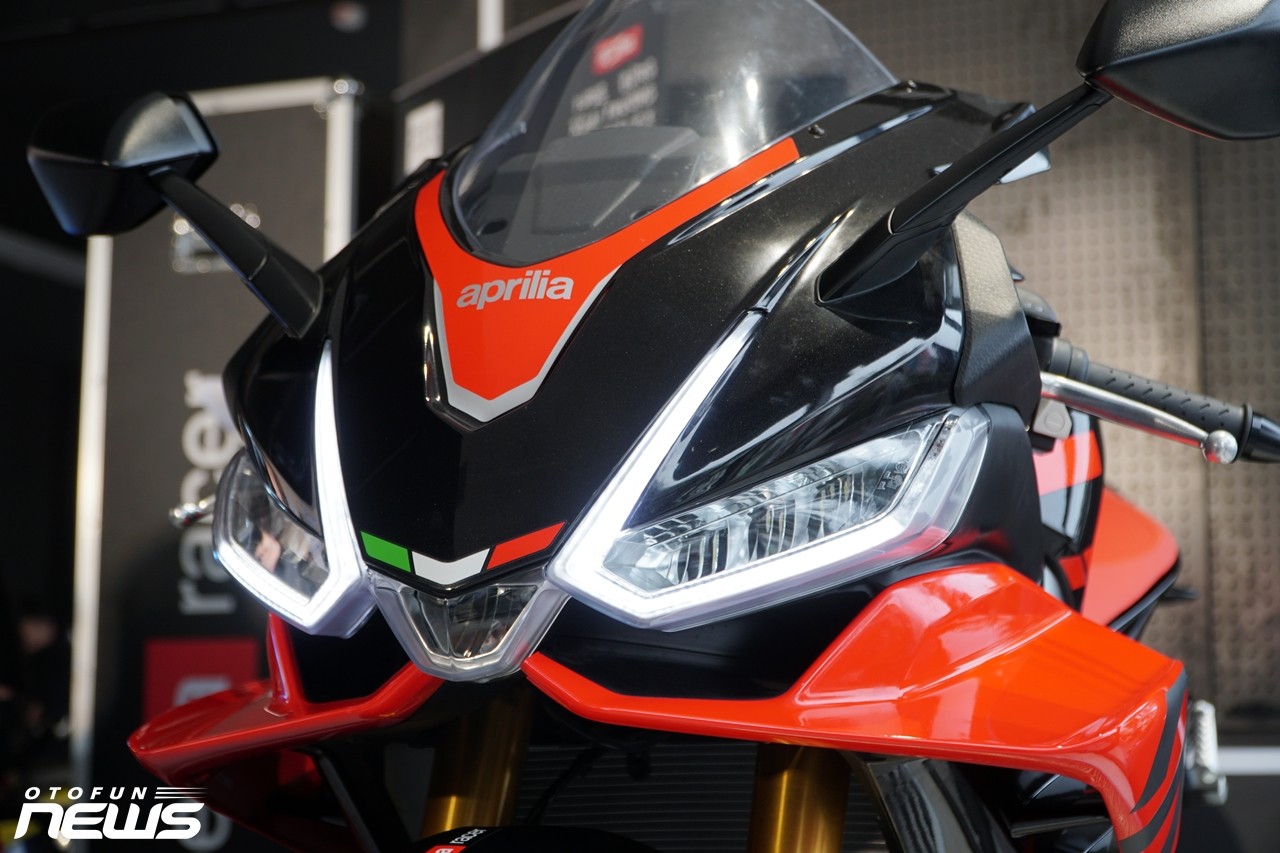 Aprilia RSV4 Factory 1100 - Superbike giá 885 triệu đồng tại Việt Nam