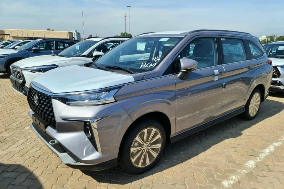 Khách Việt lo lắng Toyota Veloz bán "bia kèm lạc"