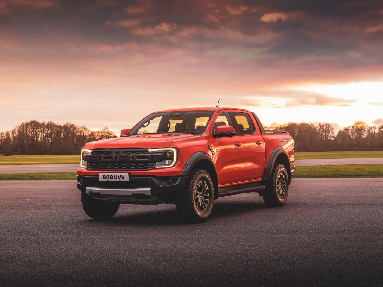 Đại lý nhận cọc Ford Ranger Raptor 2023 với giá 1,329 tỷ đồng