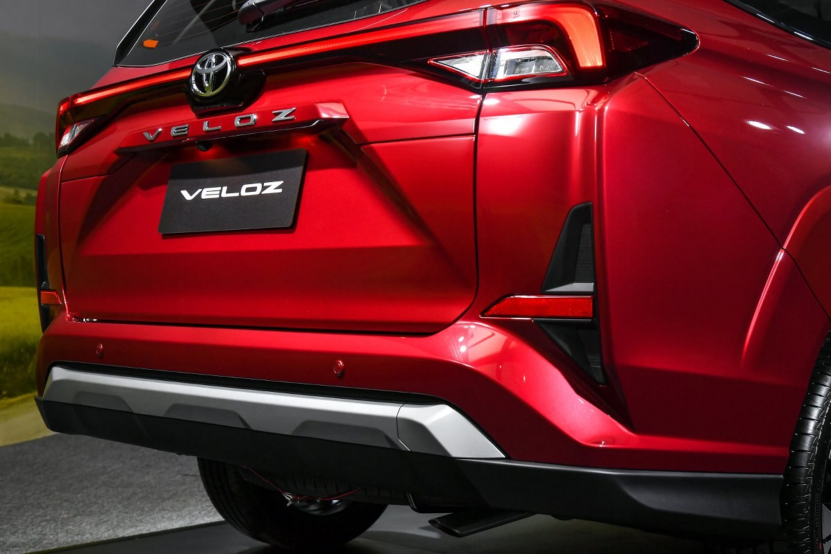 Toyota Veloz 2022 giá từ 560 triệu đồng tại Thái Lan