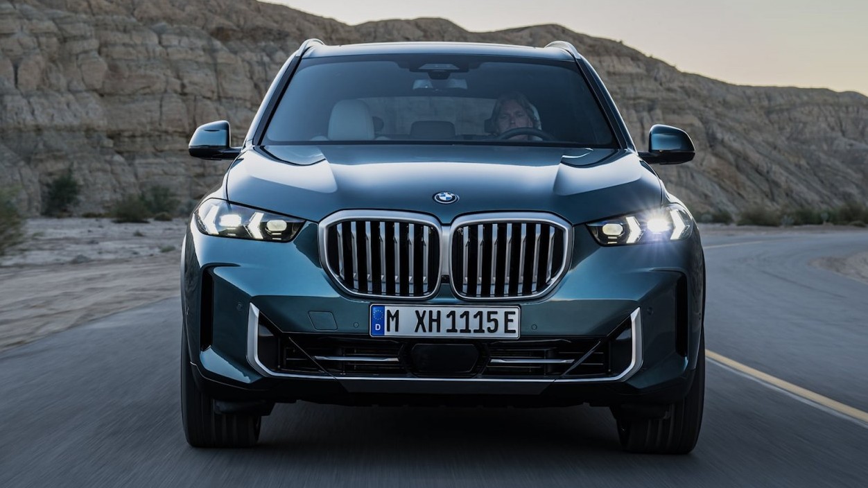 Xe BMW giảm giá tới gần nửa tỷ trong tháng 2/2023