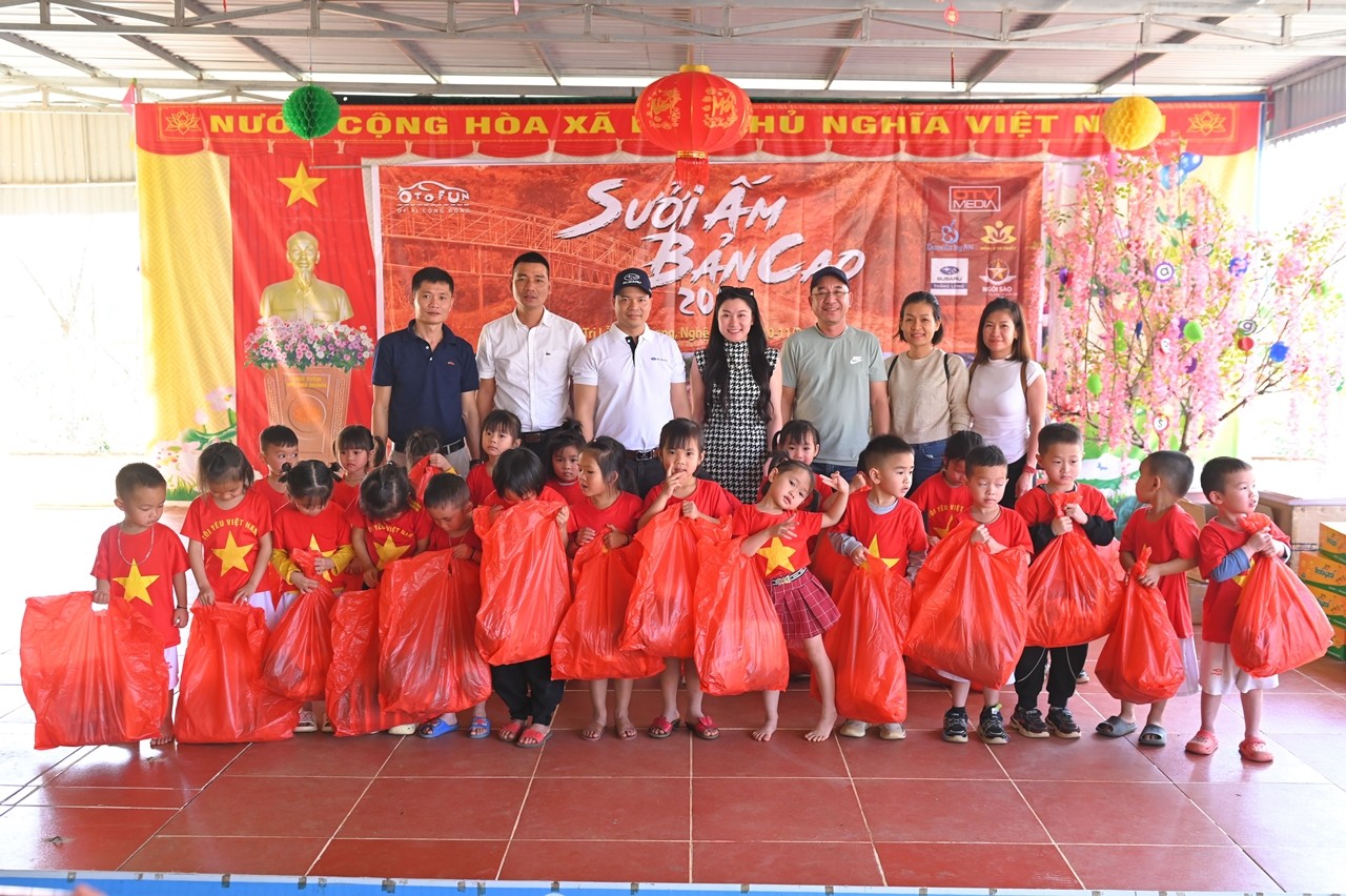 Tổ chức thành công chương trình Sưởi ấm bản cao 2022 tại Tri Lễ, Quế Phong, Nghệ An