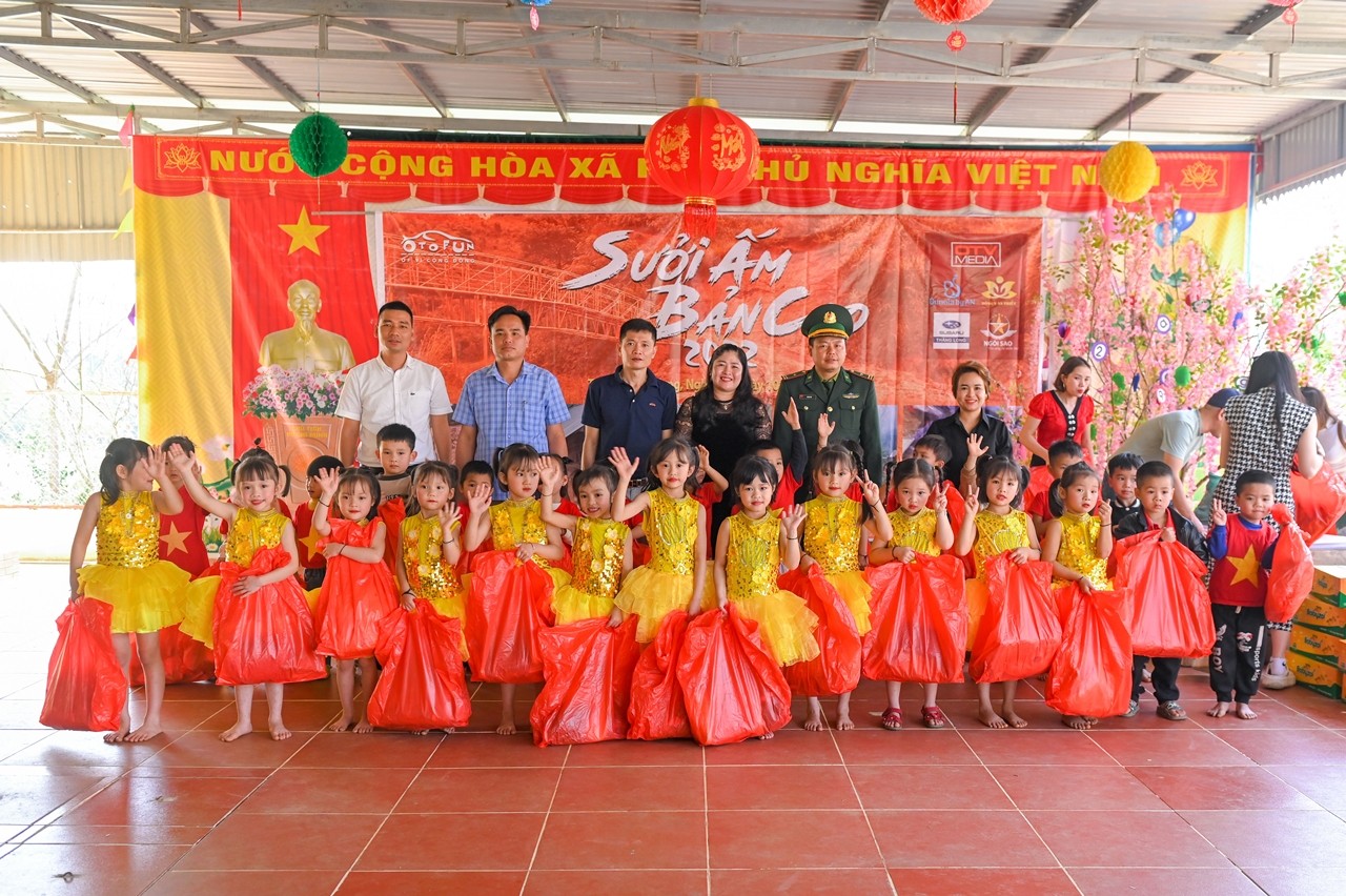 Tổ chức thành công chương trình Sưởi ấm bản cao 2022 tại Tri Lễ, Quế Phong, Nghệ An