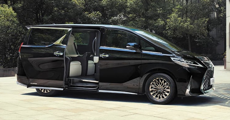 Lexus LM350 phiên bản bốn chỗ có giá 6,5 tỷ đồng tại Malaysia