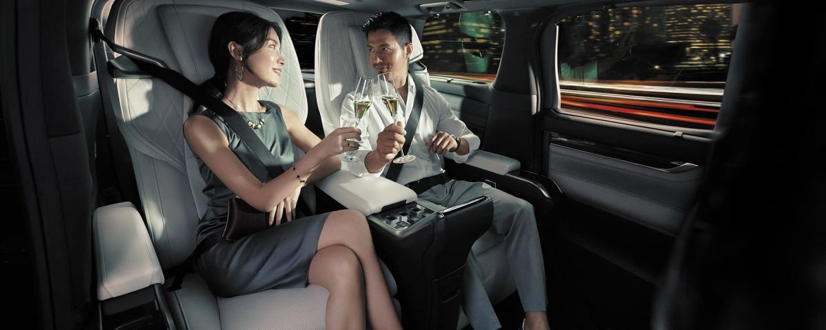 mpv hang sang lexus lm ra mat tai thai lan gia ban tu 4 ty dong