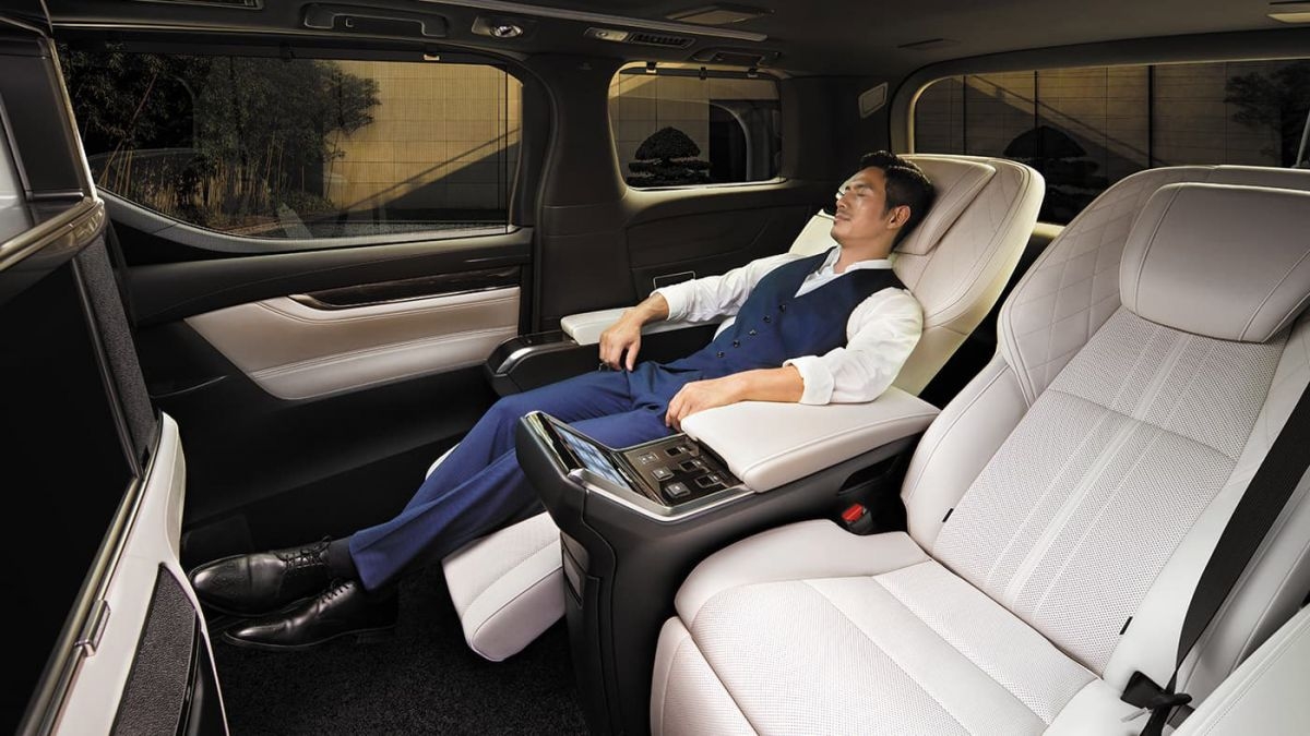 mpv hang sang lexus lm ra mat tai thai lan gia ban tu 4 ty dong