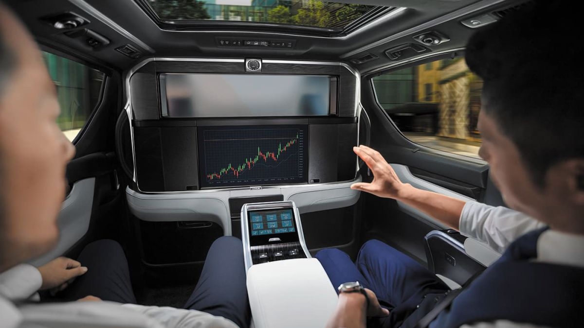 mpv hang sang lexus lm ra mat tai thai lan gia ban tu 4 ty dong