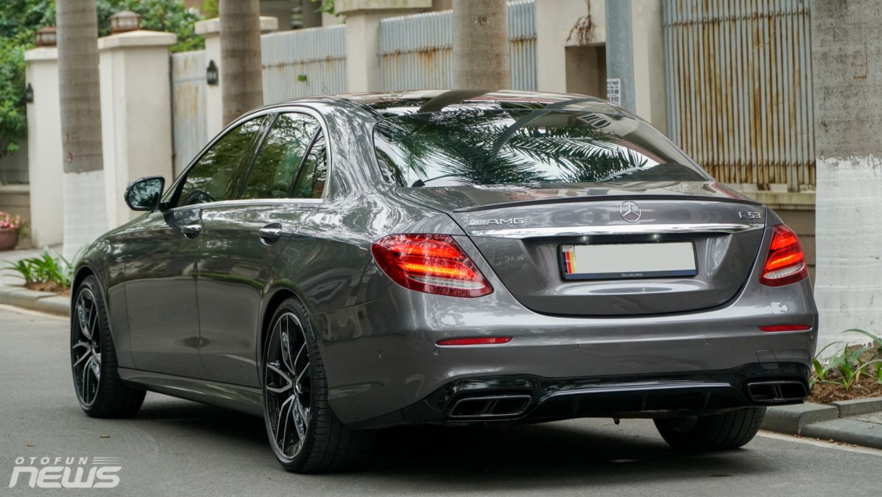 bo 800 trieu do mercedes e300 amg 8x ha thanh ban lai ngang gia xe moi
