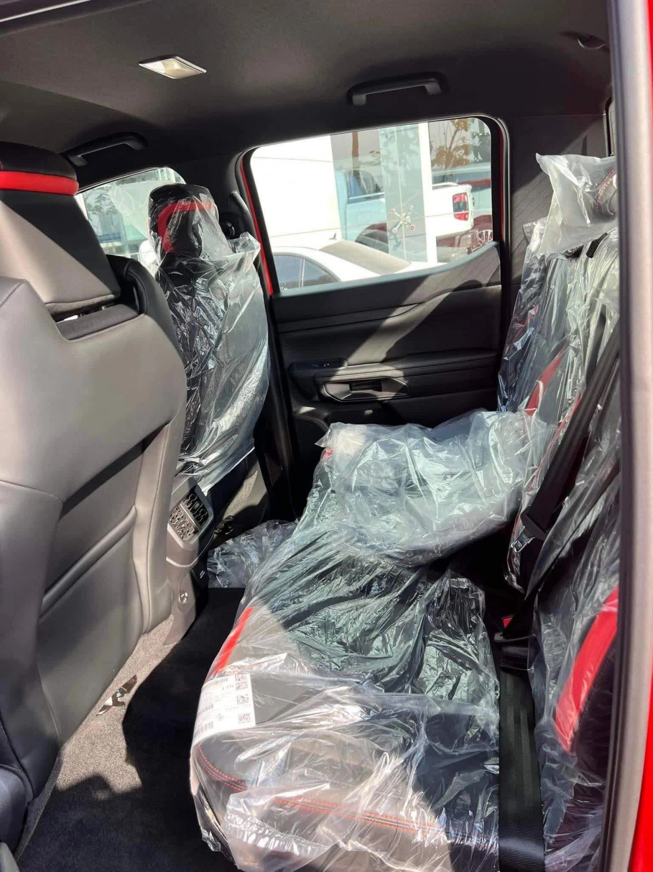 Hình thực tế Ford Ranger Raptor 2023 tại đại lý Hình thực tế Ford Ranger Raptor 2023 tại đại lý