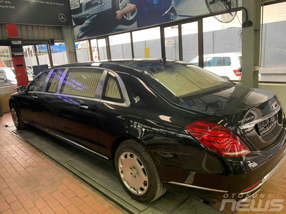 mercedes maybach s600 pullman dau tien ha noi