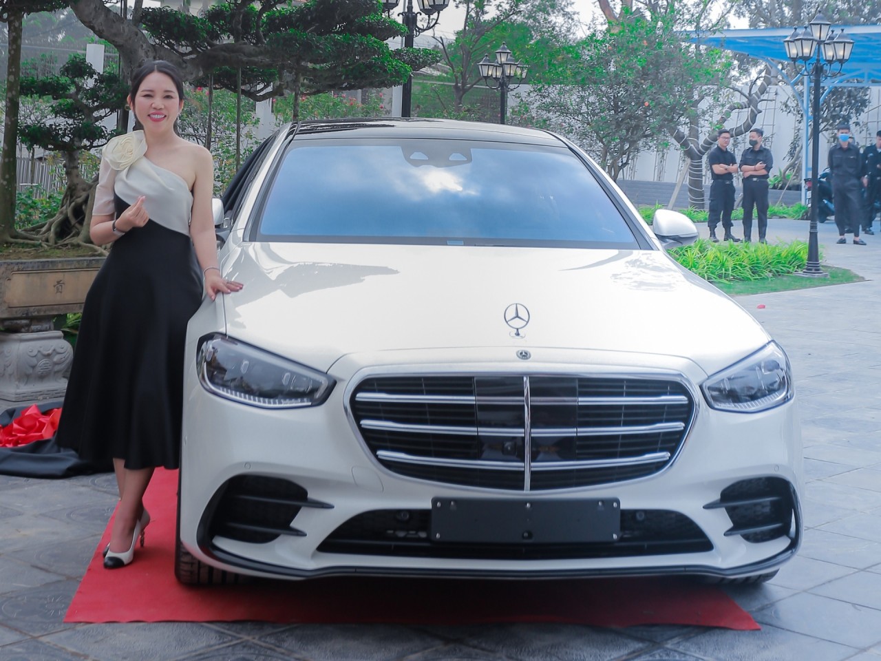 Đại gia Quảng Ninh chi 27 tỷ sắm Mercedes GLS600 Maybach và S500 2021 đầu tiên Việt Nam