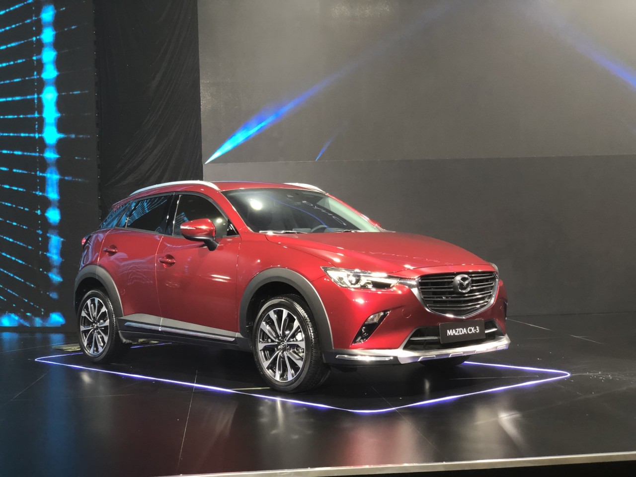 Mazda công bố giá bán: CX-3 giá 629 - 709 triệu đồng và CX-30 giá 839 - 899 triệu đồng