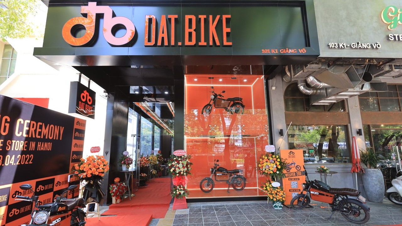 Dat Bike khai trương cửa hàng đầu tiên tại Hà Nội