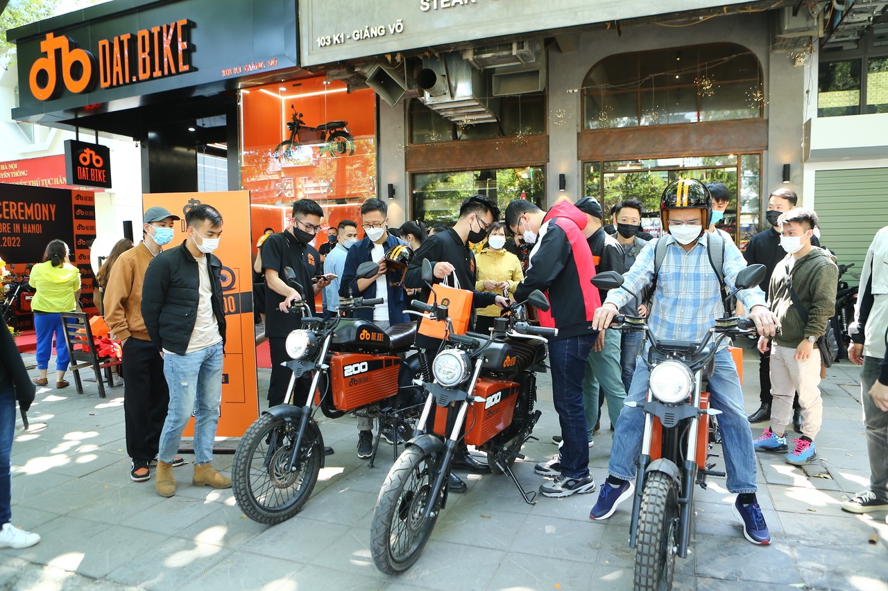 Dat Bike khai trương showroom tại Hà Nội