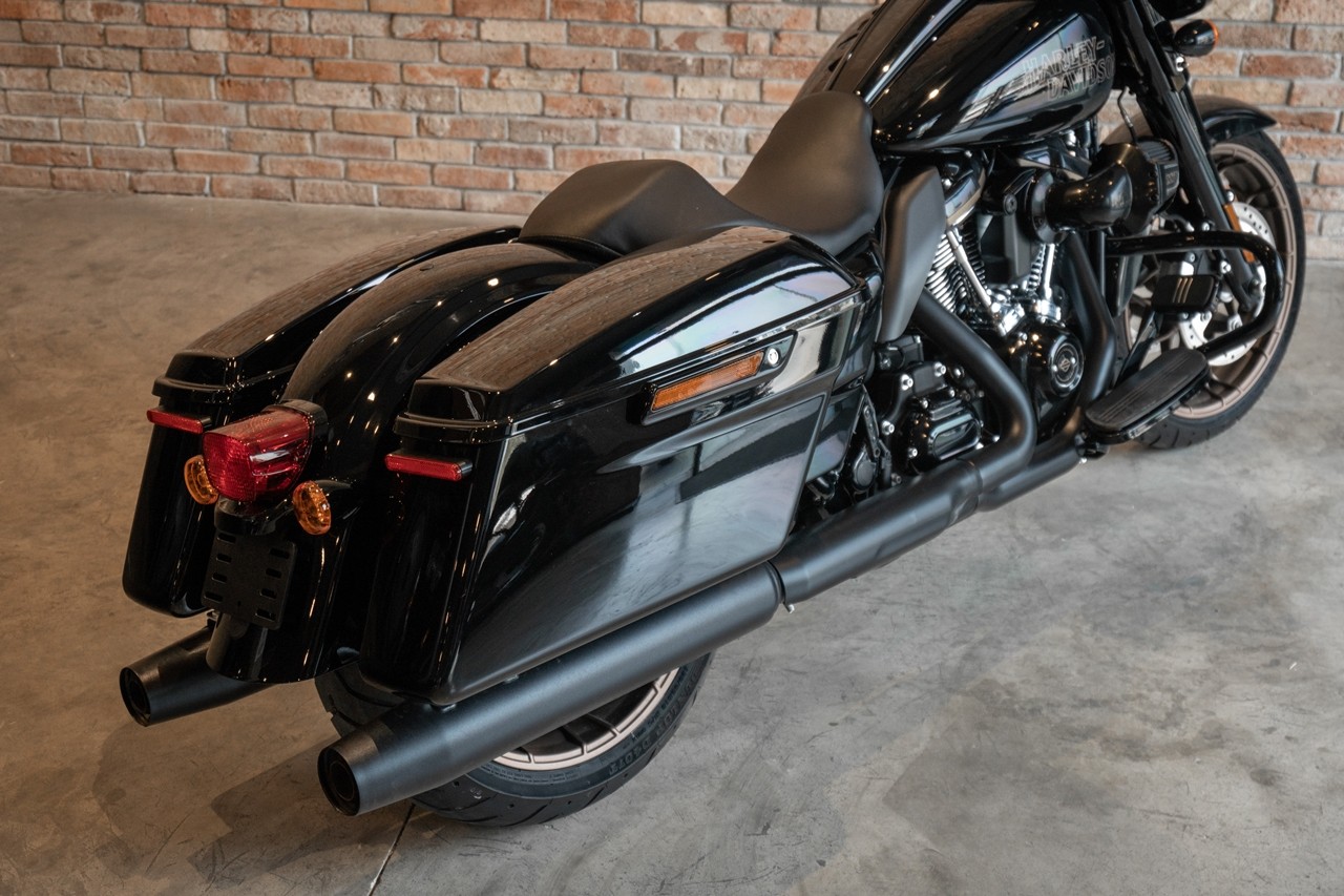 Harley Davidson giới thiệu cặp đôi xe touring đồng giá 1,219 tỷ đồng