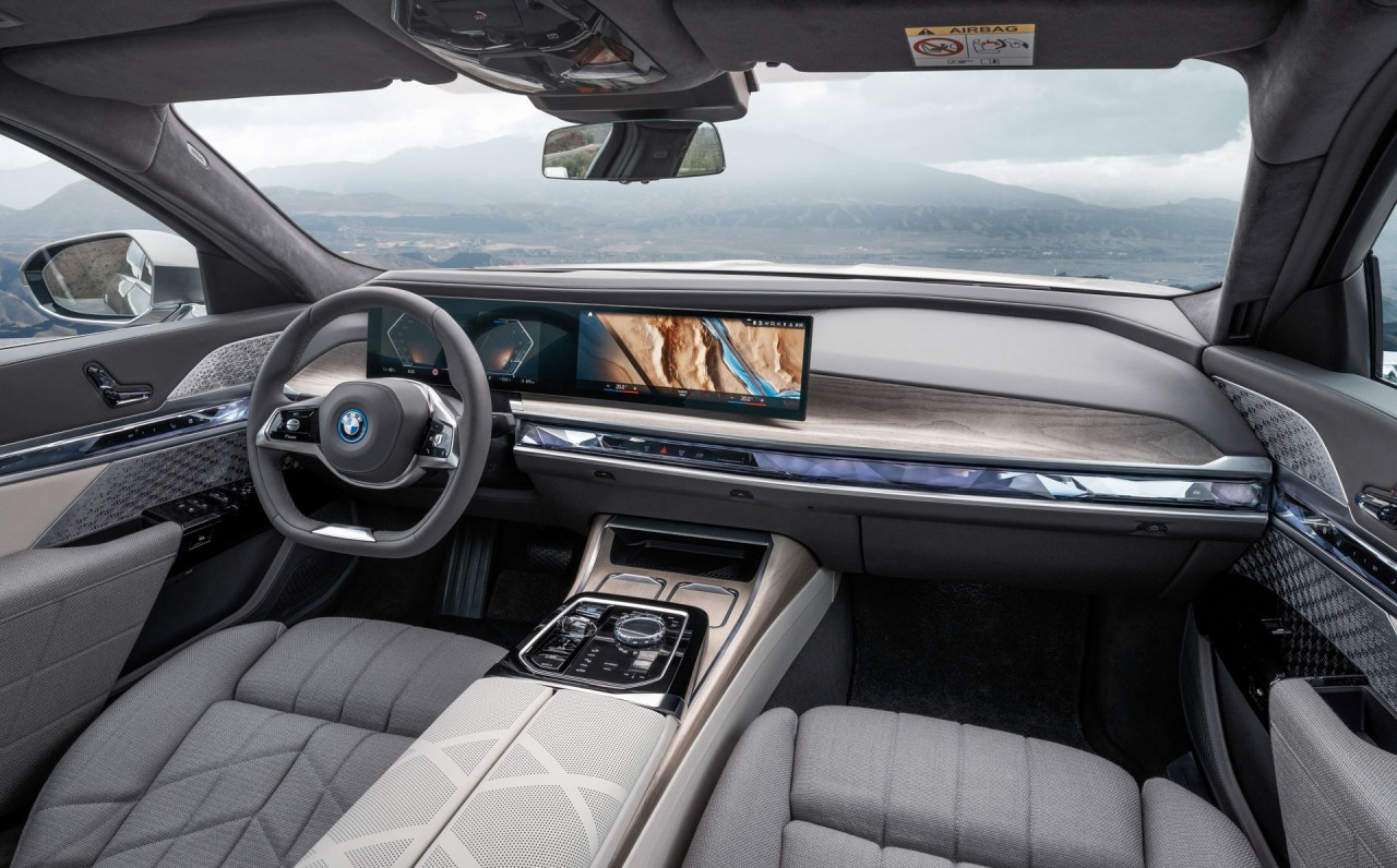 Xe điện BMW i7 có giá gần 120.000 USD tại Mỹ