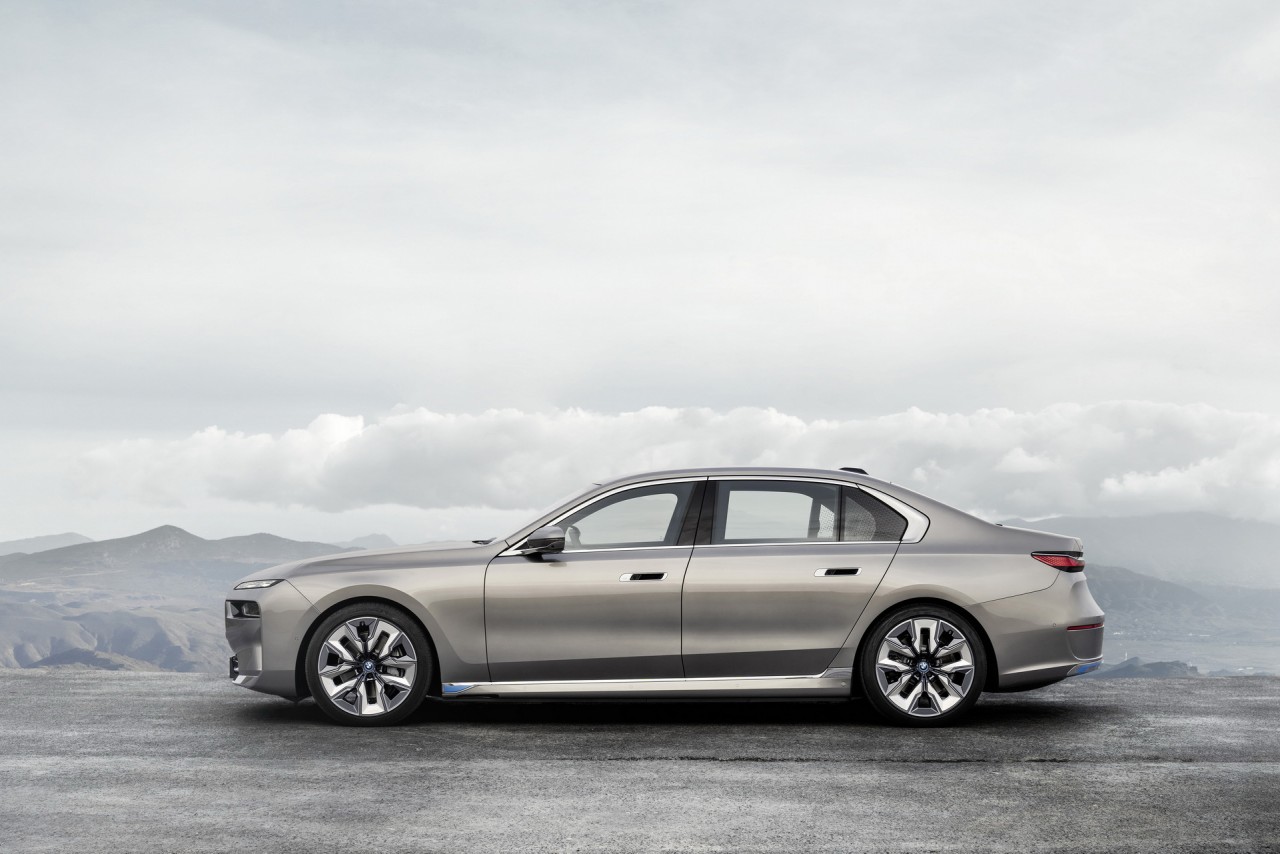 Xe điện BMW i7 có giá gần 120.000 USD tại Mỹ