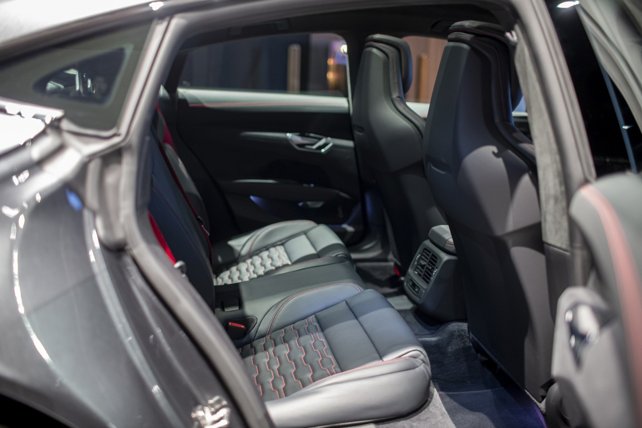 Audi RS e-tron GT ra mắt trong tháng 4 Audi RS e tron GT ra mắt trong tháng 4