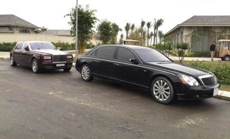 mercedes maybach s600 pullman cua chu tich flc lot tham san ben duong