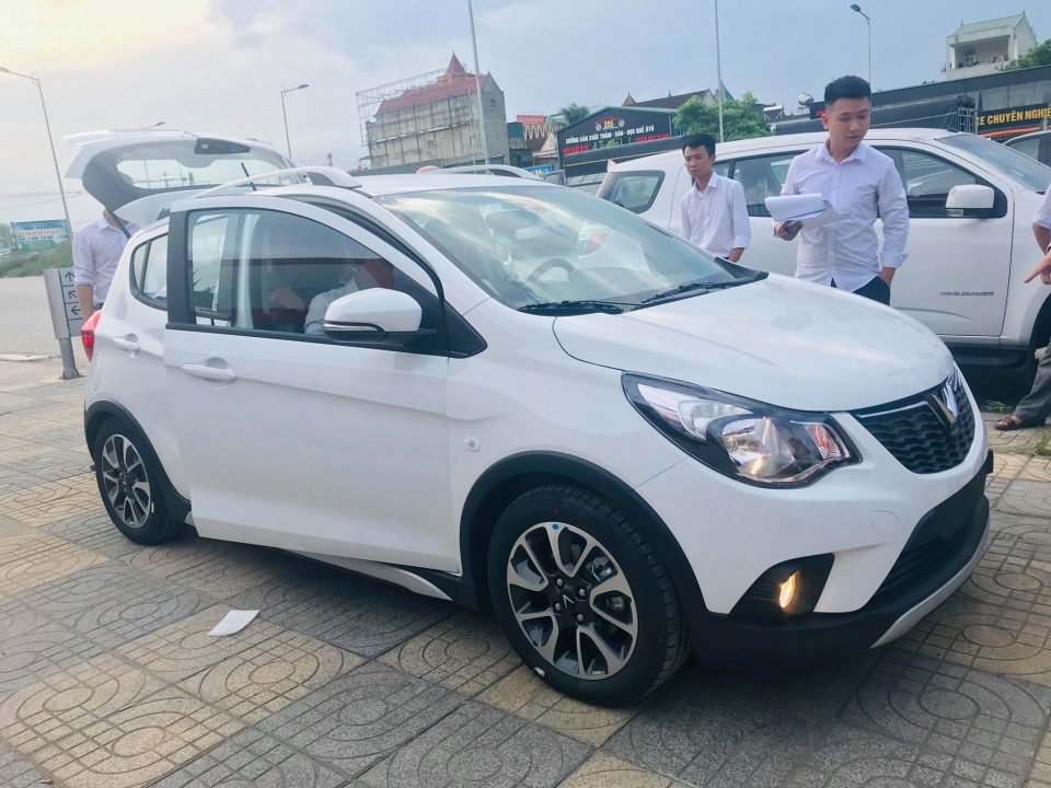 vinfast fadil ve dai ly san sang cho khach lai thu