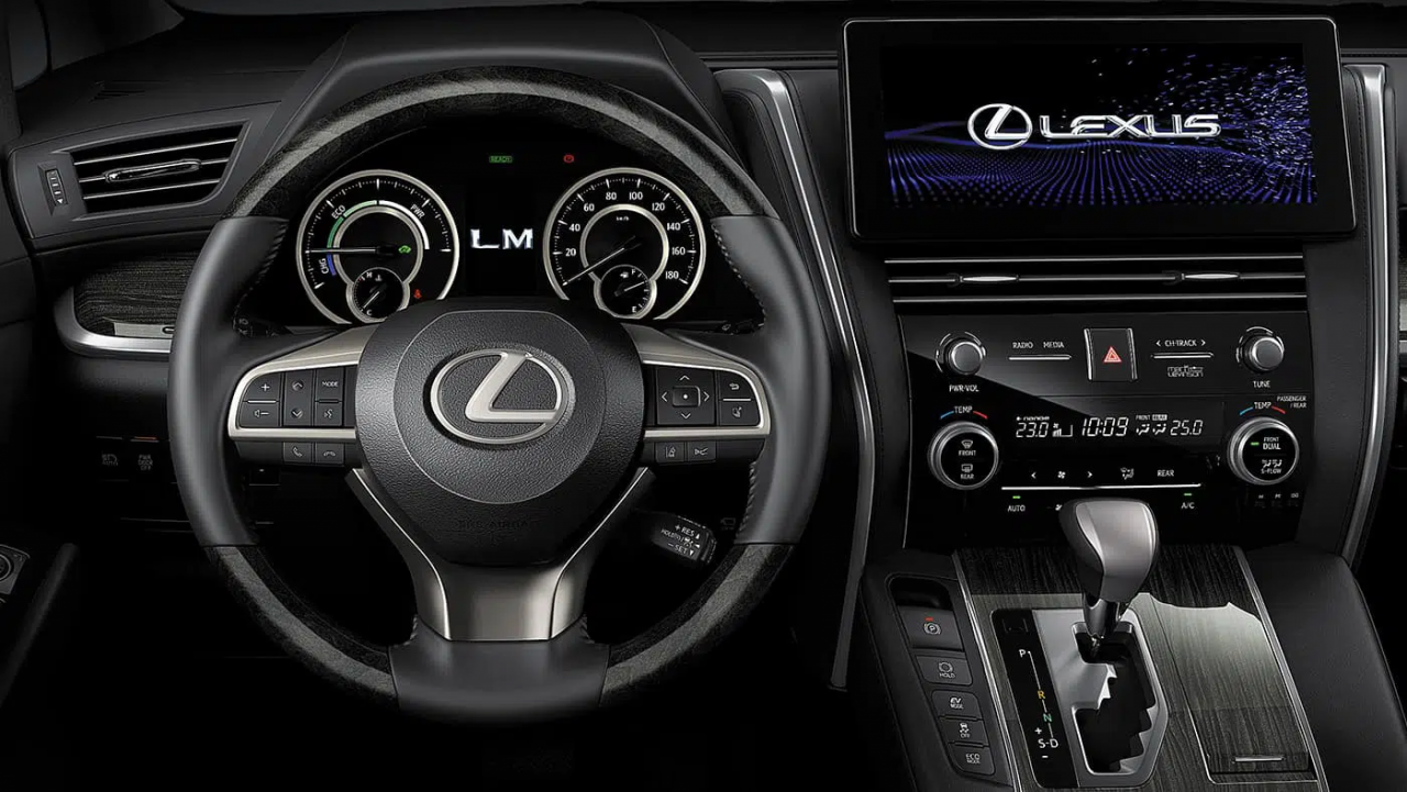 MPV hạng sang Lexus LM350 giá 6,8 - 8,2 tỷ đồng tại Việt Nam