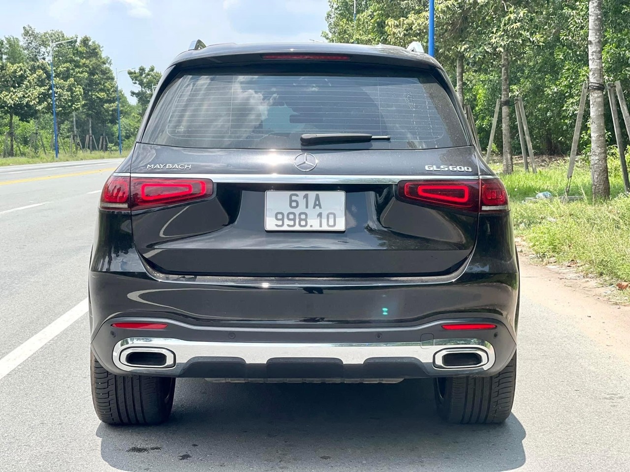 Mercedes Benz GLS450 lướt 2.800km giá cao hơn xe mới 650 triệu đồng