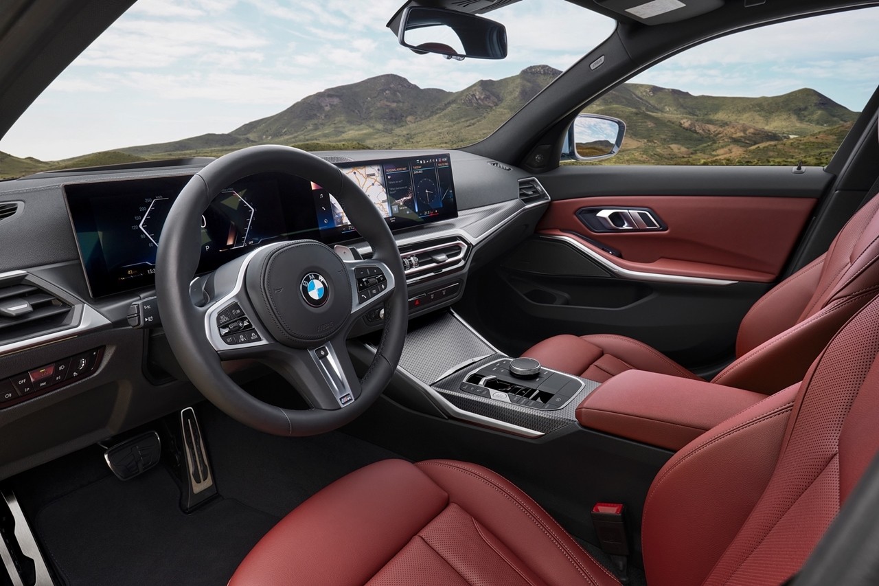 Ra mắt BMW 3 Series 2023: Động cơ giữ nguyên, màn hình cong liền mạch
