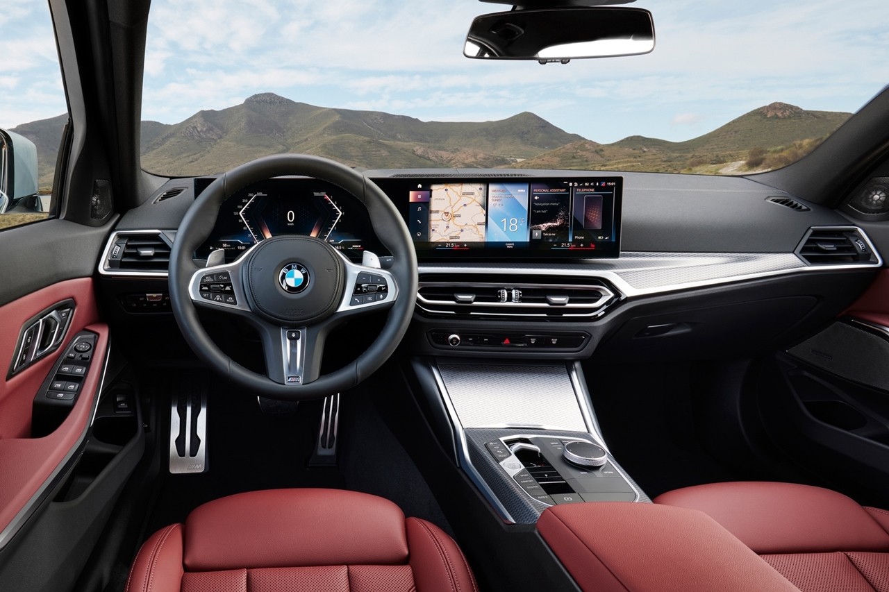 Ra mắt BMW 3-Series 2023: Động cơ giữ nguyên, màn hình cong liền mạch