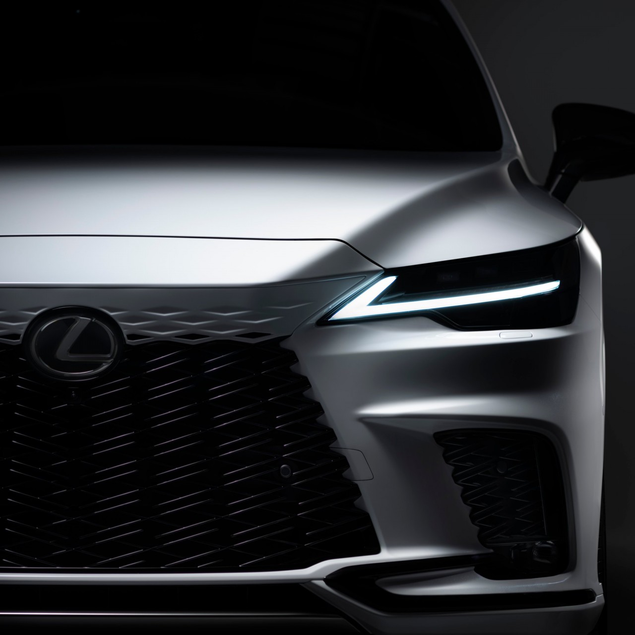 Lexus RX thế hệ mới sẽ ra mắt ngày 1/6