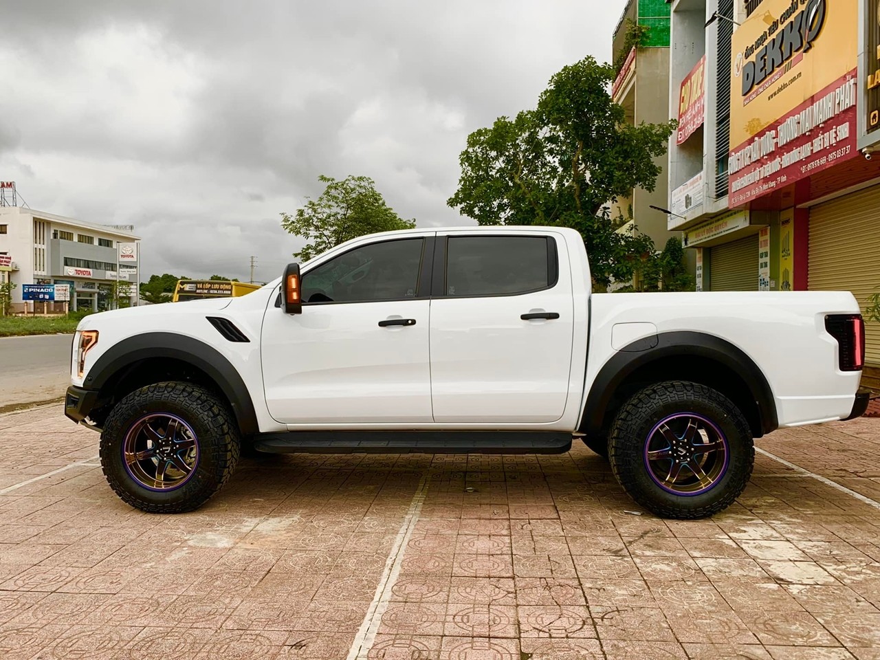 Ford Ranger XLS biển ngũ quý độ phong cách F150 Raptor