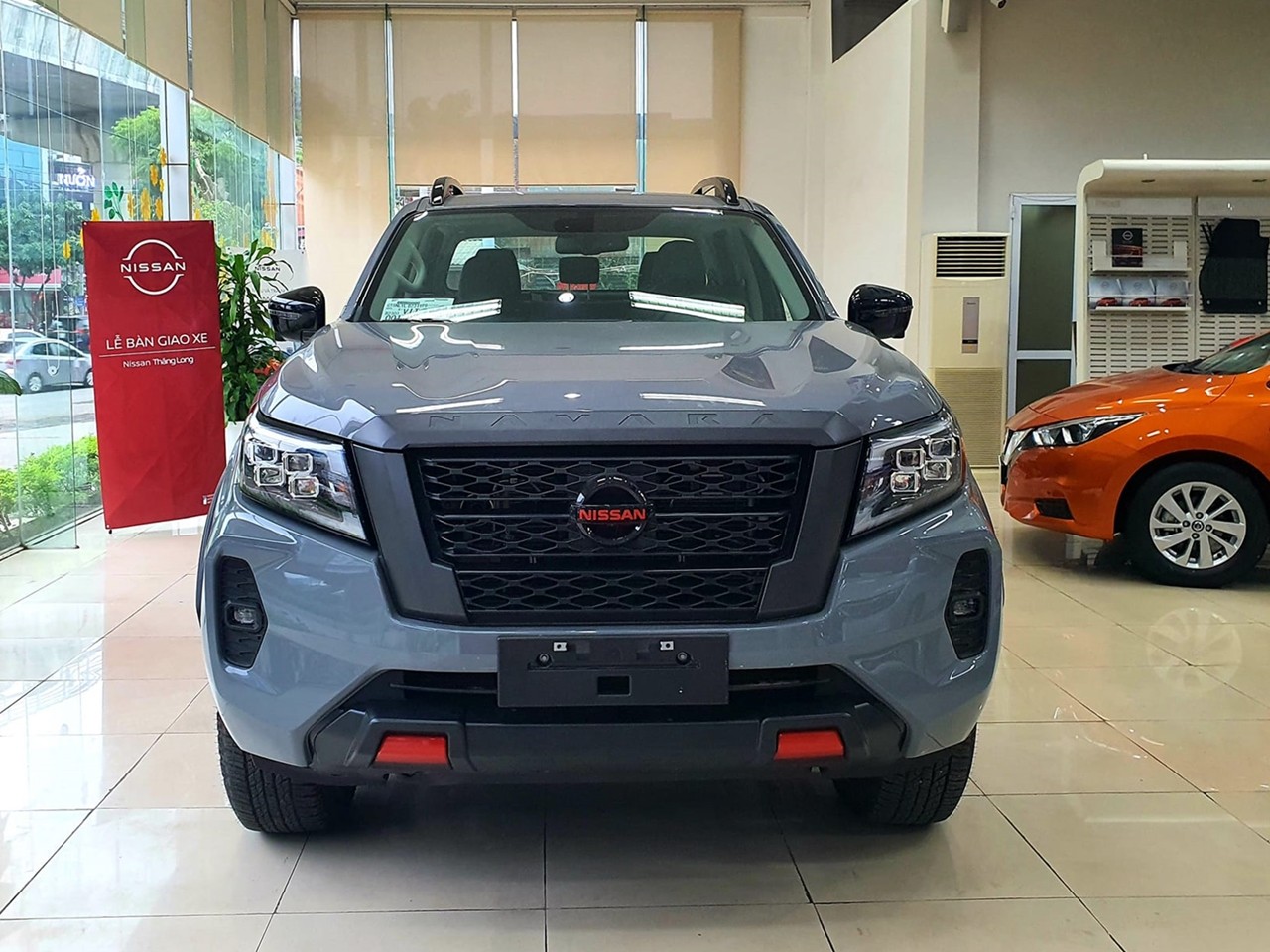 Nissan Navara 2022 động cơ 2.3L xuất hiện tại đại lý