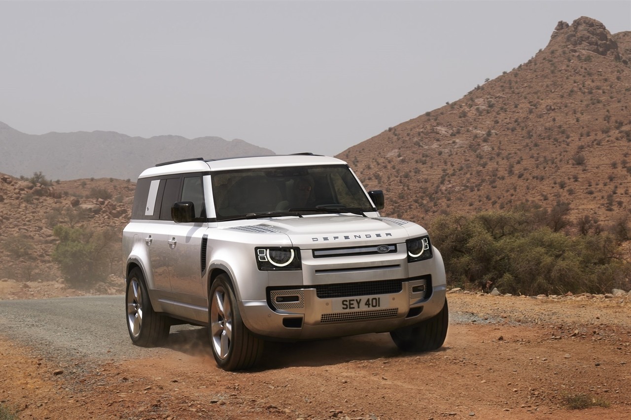 Land Rover giới thiệu Defender 130 thân xe kéo dài