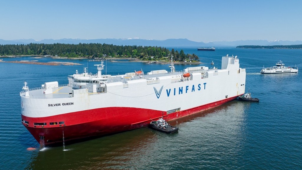 Lô xe VinFast VF8 đầu tiên đến Canada