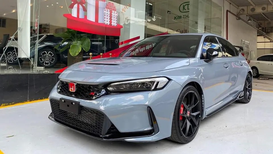 Honda Civic Type R bản thương mại giá 2,4 tỷ đồng đầu tiên tại Việt Nam