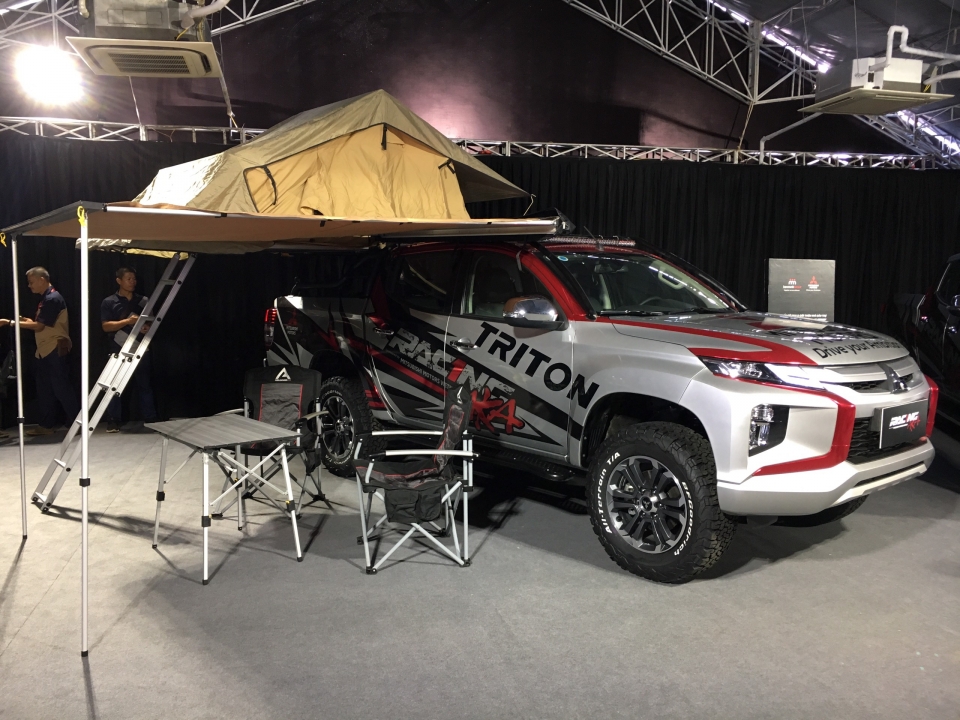 mitsubishi ra mat doi dua chuyen nghiep dau tien