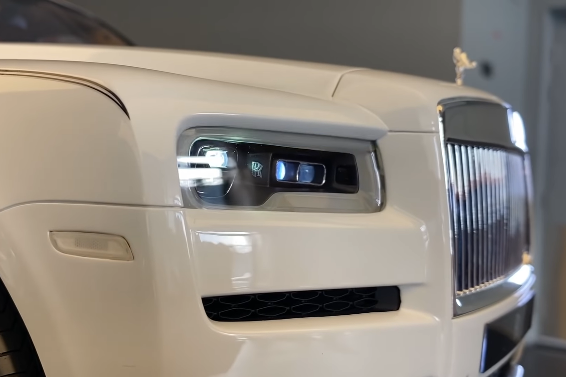 Xe mô hình siêu sang Rolls Royce Cullinan giá gần 1 tỷ đồng