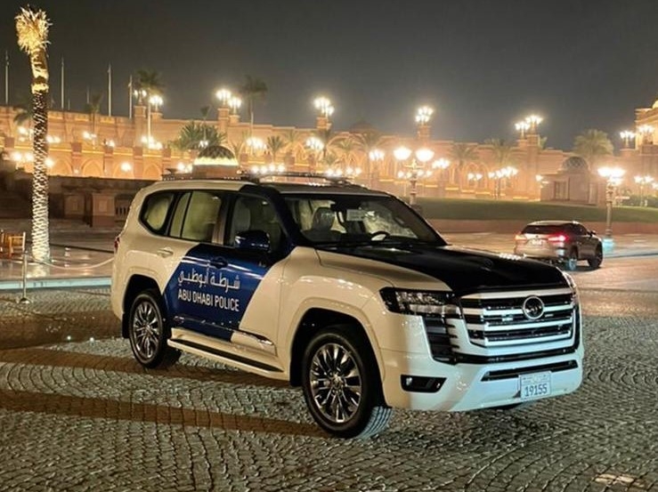 Cảnh sát Dubai chơi lớn, "tậu" xe Toyota Land Cruiser 2022 để tuần tra Cảnh sát Dubai chơi lớn, "tậu" xe Toyota Land Cruiser 2022 để tuần tra