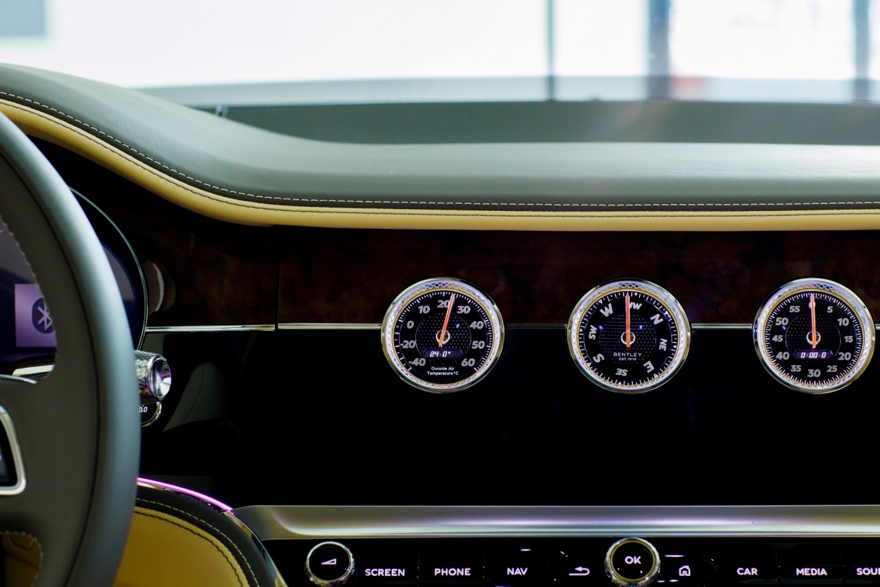 Siêu sang Bentley Flying Spur V8 First Edition chính hãng giá từ 18 tỷ đồng