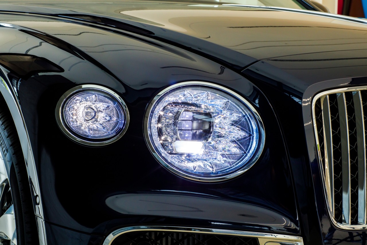 Siêu sang Bentley Flying Spur V8 First Edition chính hãng giá từ 18 tỷ đồng