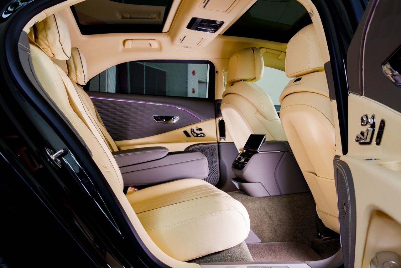 Siêu sang Bentley Flying Spur V8 First Edition chính hãng giá từ 18 tỷ đồng