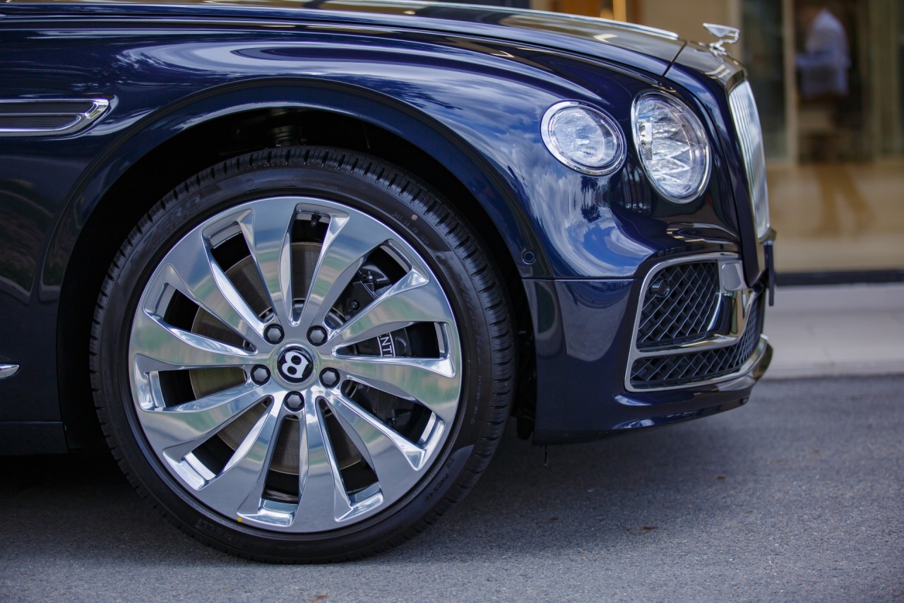 Siêu sang Bentley Flying Spur V8 First Edition chính hãng giá từ 18 tỷ đồng